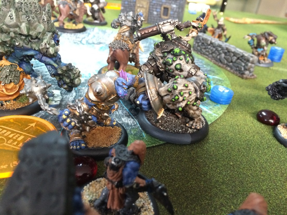 4 Troll Bouncer versus Dire Troll Blitzer